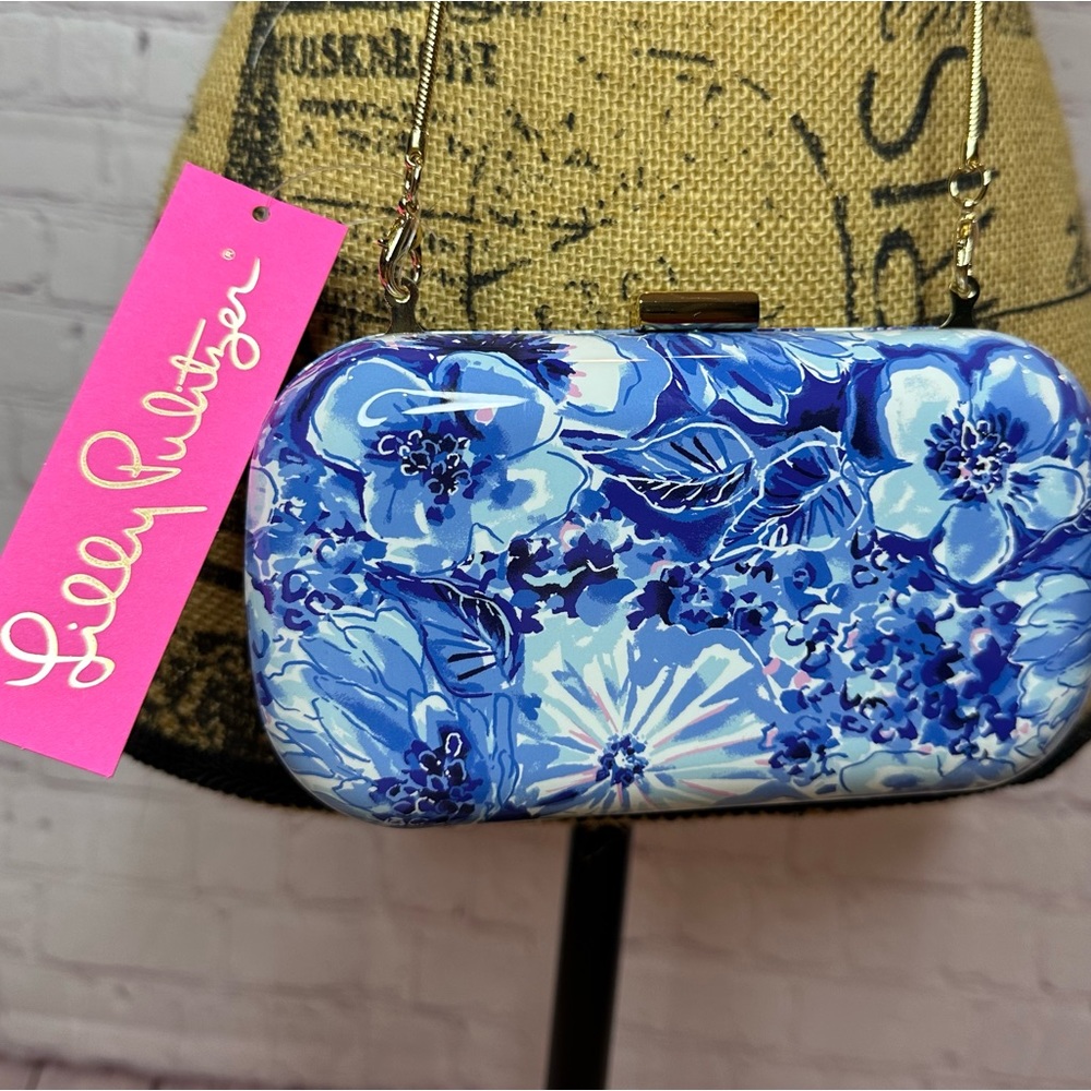 Lily Pulitzer blue clutch purse 😍